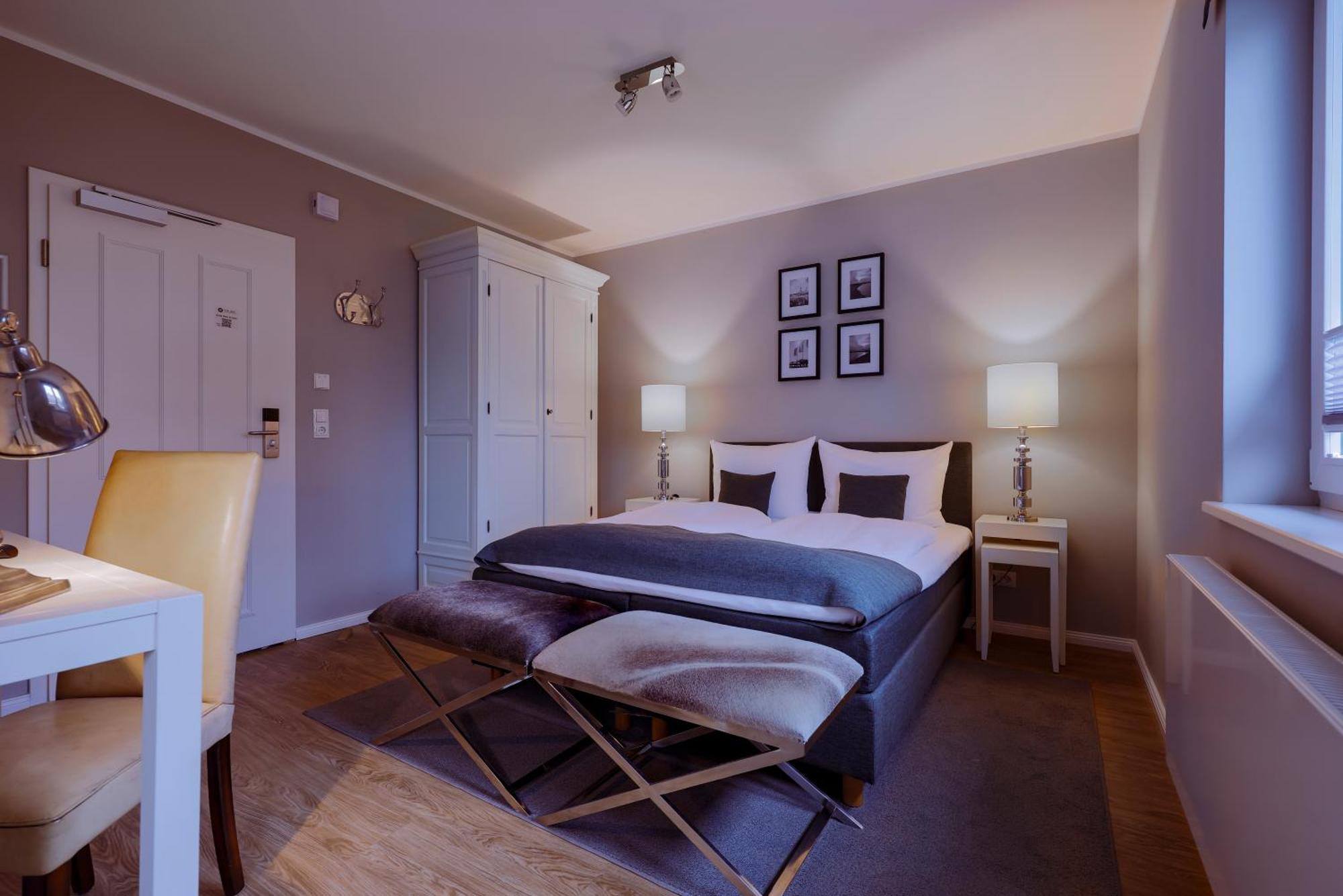 Triple Room,1516576345:JPEG